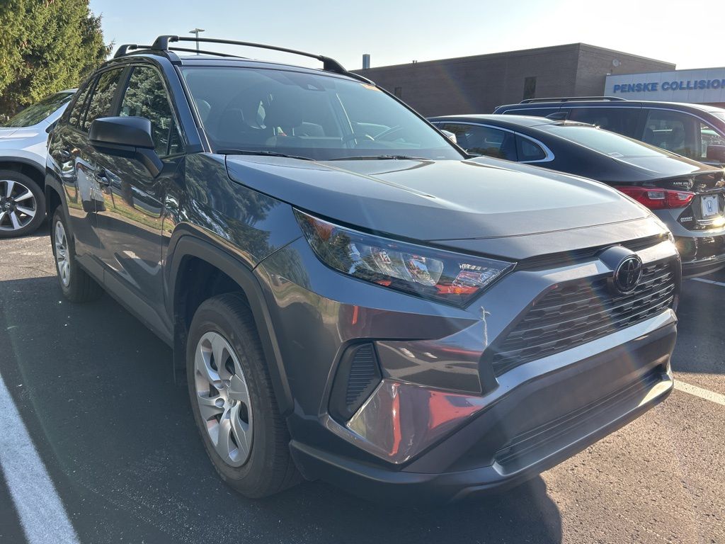 Thumbnail: 2021 Toyota RAV4 - 4