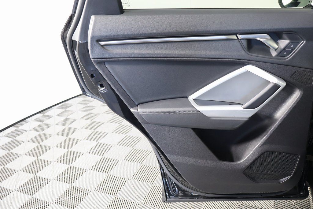 Thumbnail: 2022 Audi Q3 - 13