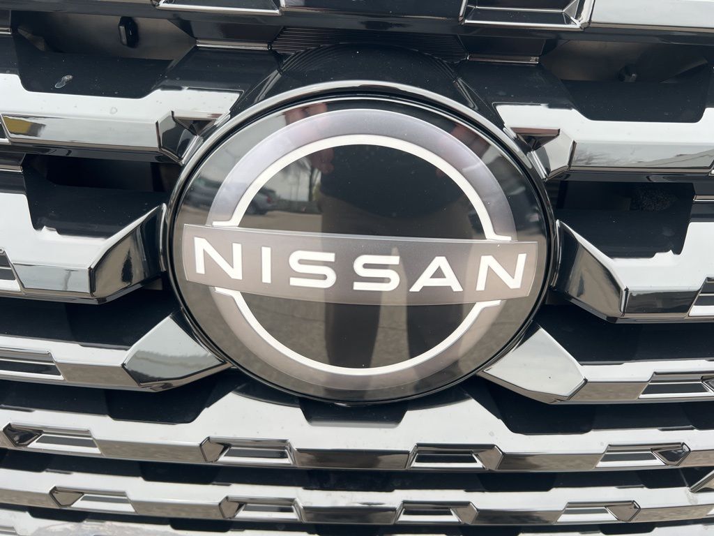 2024 Nissan Kicks SR photo