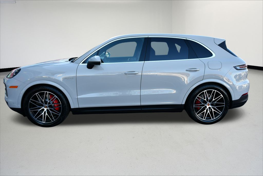 Thumbnail: 2026 Porsche Cayenne - 2