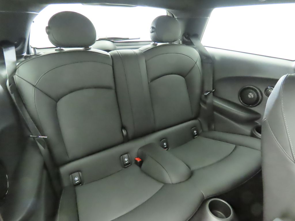 Thumbnail: 2023 MINI Cooper - 23