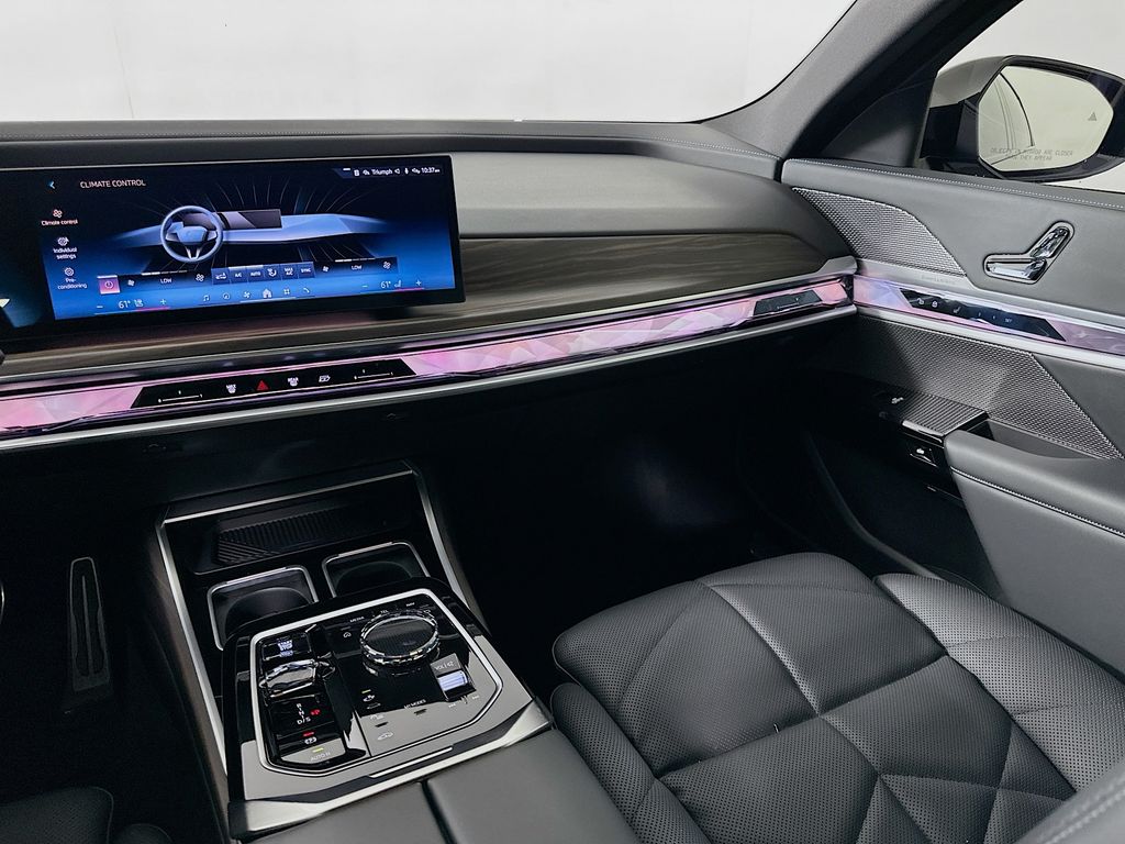 Thumbnail: 2023 BMW 7 Series - 23