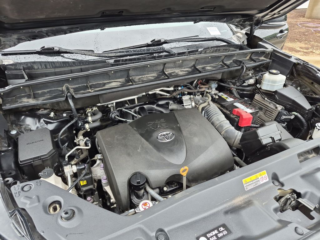 Used Car 2022 Toyota Highlander  Xle For Sale Under $30,000 In Austin, Texas