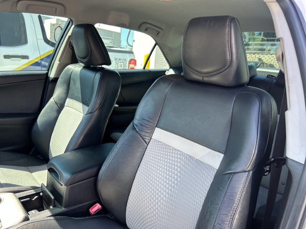 Used 2012 White Toyota SE image 9