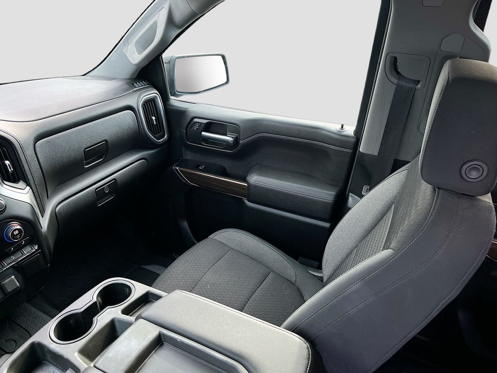 Used 2019 Gray Chevrolet RST image 21