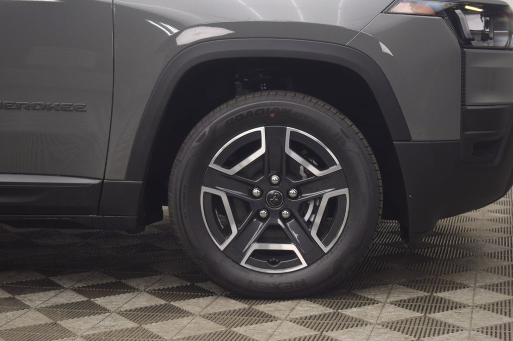 new 2026 Jeep Cherokee car, priced at $33,284