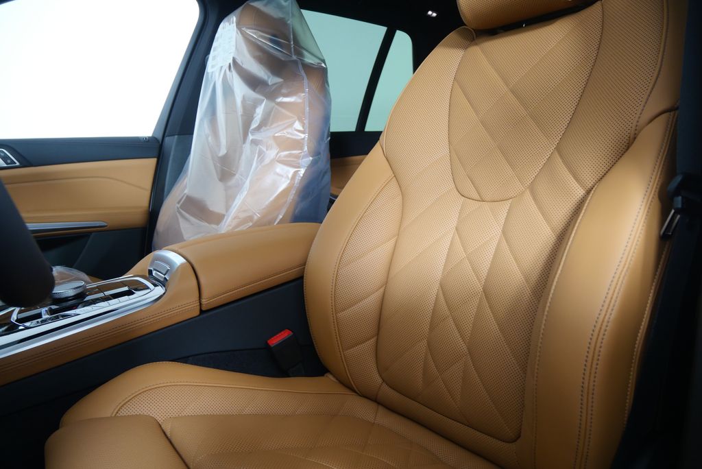 Thumbnail: 2026 BMW X5 - 10
