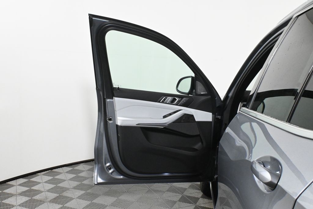 Thumbnail: 2026 BMW X5 - 28