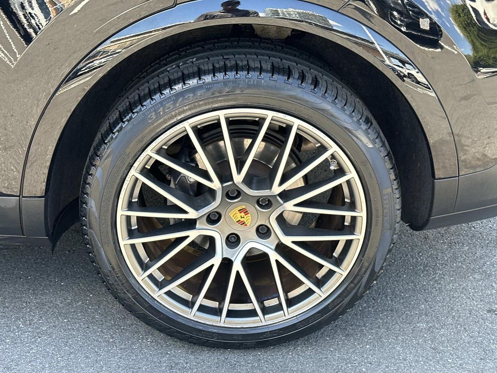 Thumbnail: 2023 Porsche Cayenne - 15
