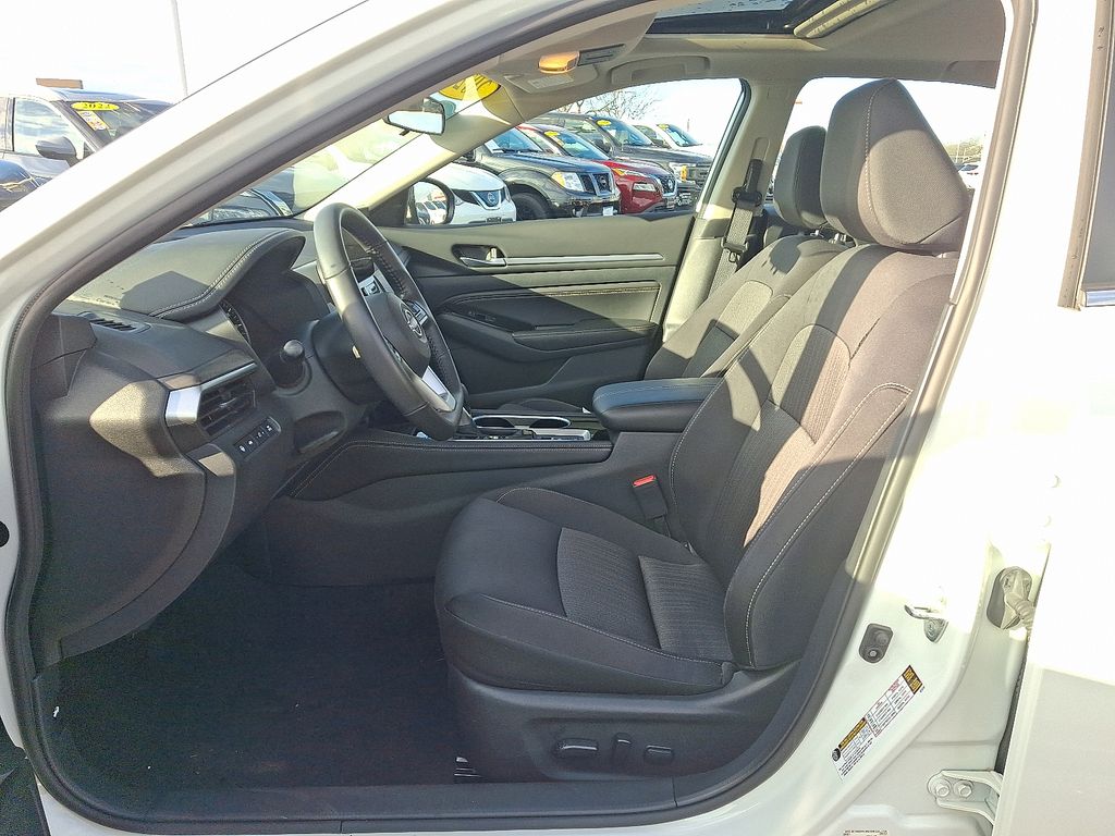 Thumbnail: 2023 Nissan Altima - 14