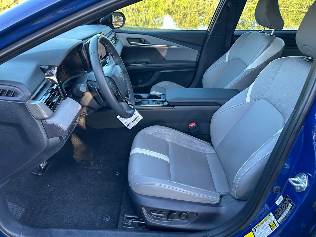 Thumbnail: 2025 Toyota Camry - 14