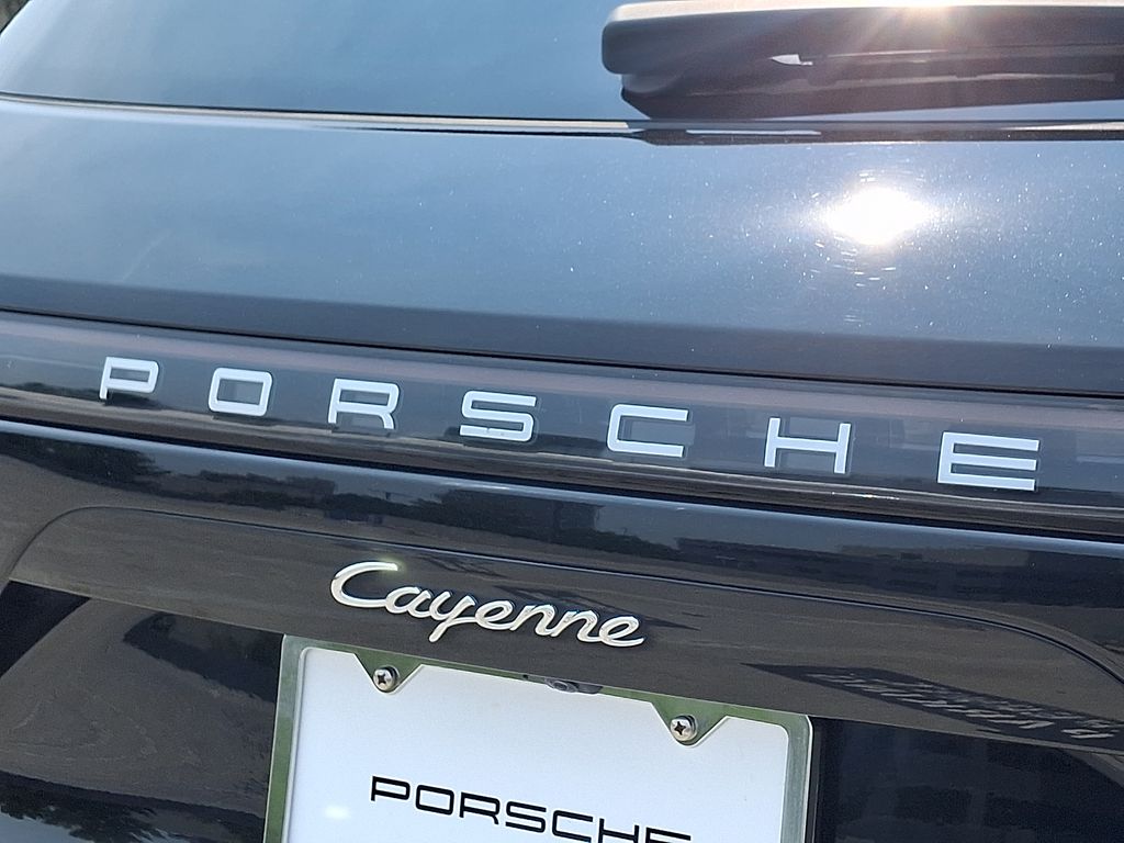 Thumbnail: 2023 Porsche Cayenne - 32