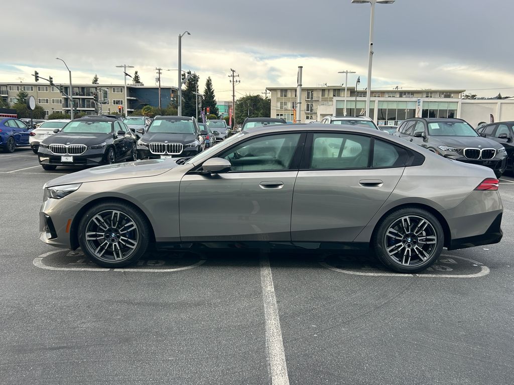 Thumbnail: 2024 BMW 5 Series - 2