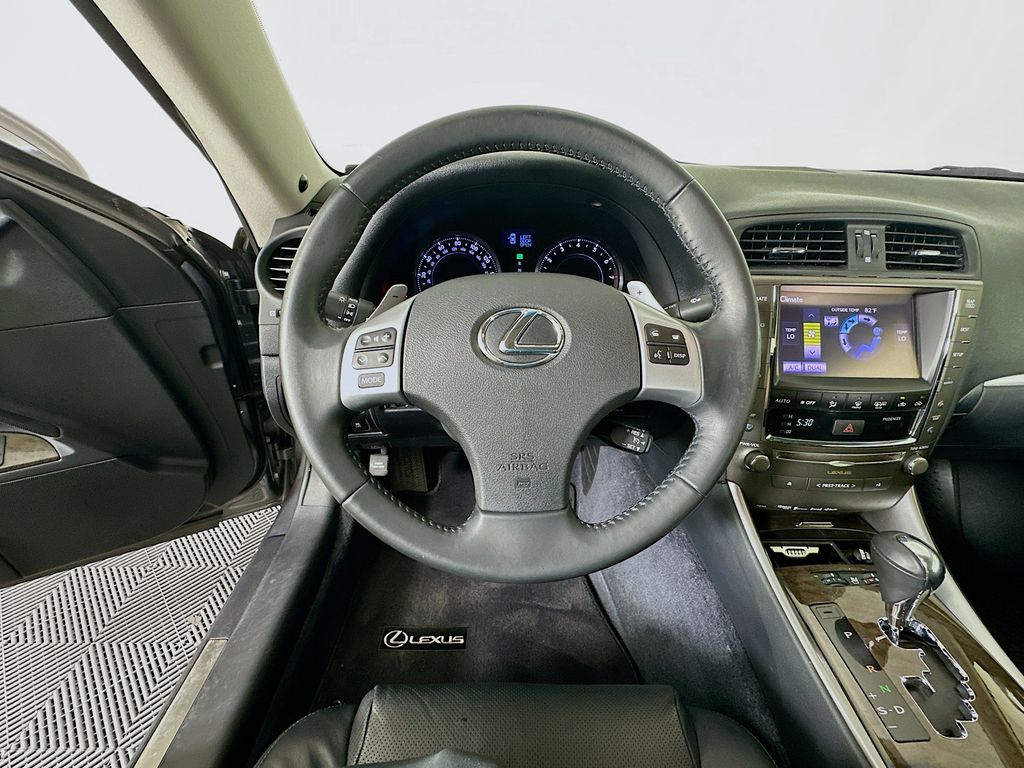 Thumbnail: 2013 Lexus IS - 11