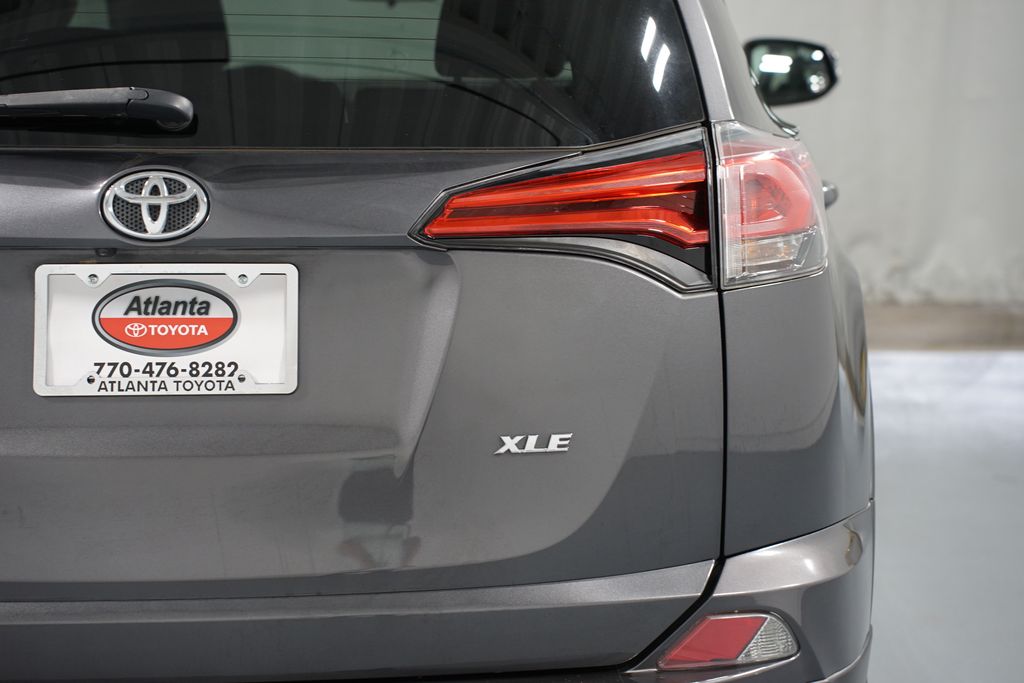 Thumbnail: 2017 Toyota RAV4 - 10