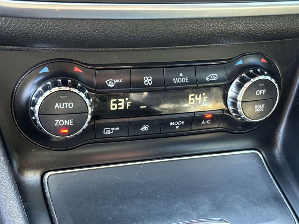 Thumbnail: 2019 Mercedes-Benz GLA - 16