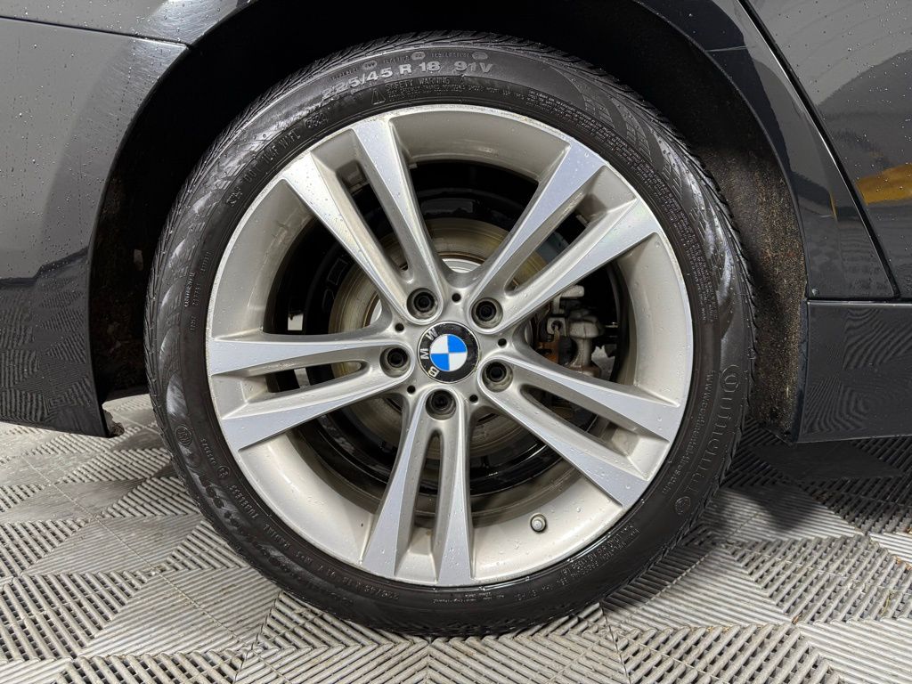 Thumbnail: 2018 BMW 3 Series - 12