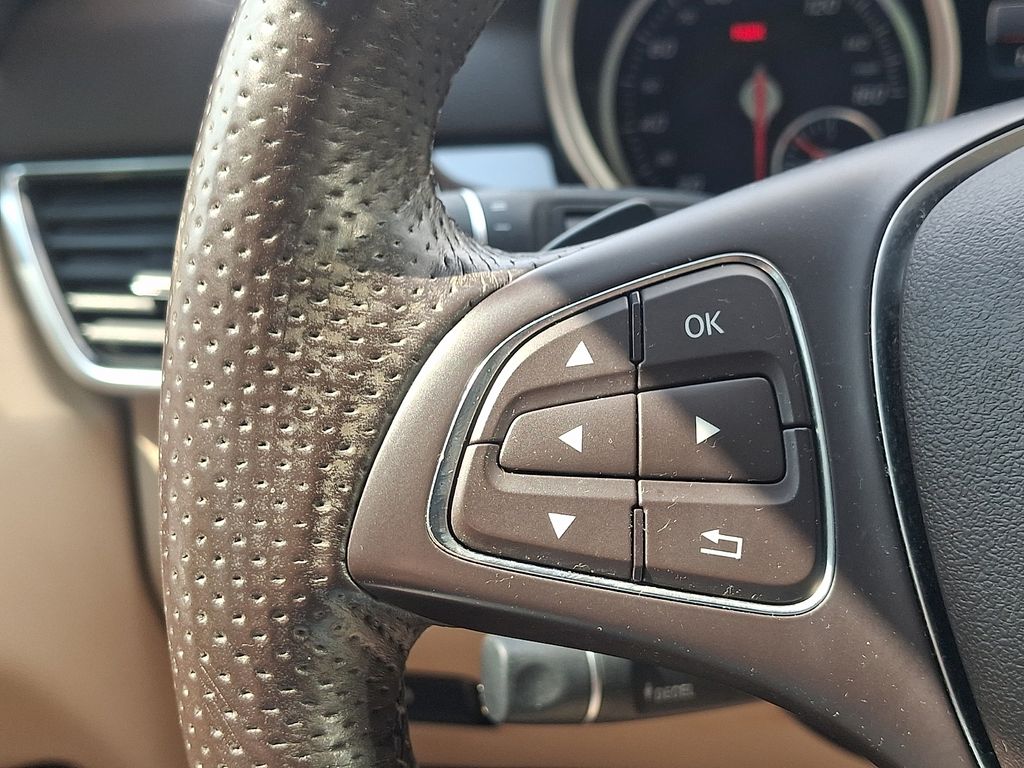 Thumbnail: 2016 Mercedes-Benz GLE - 23