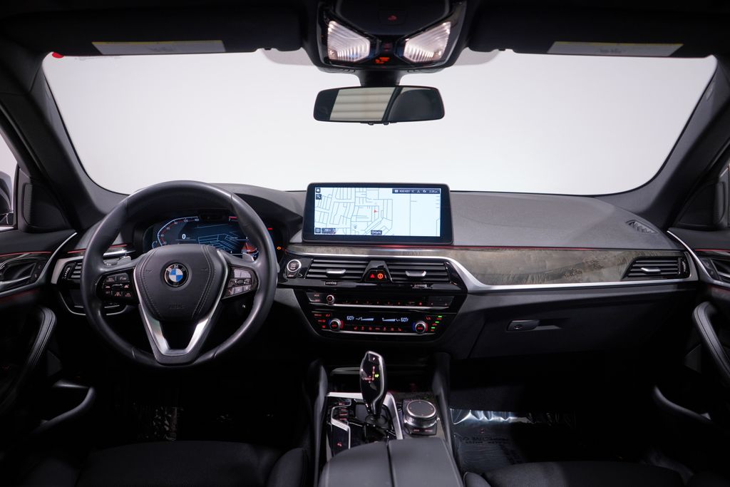 Thumbnail: 2022 BMW 5 Series - 10