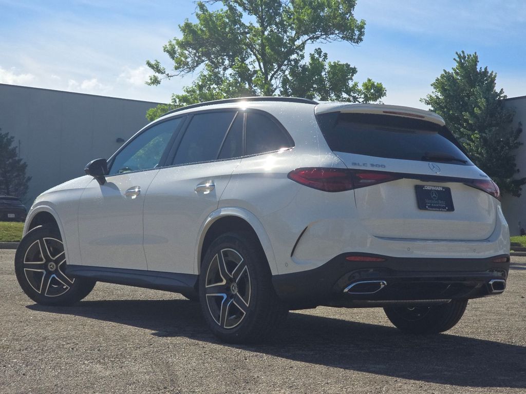 New 2026 White Mercedes-Benz GLC 300 image 15