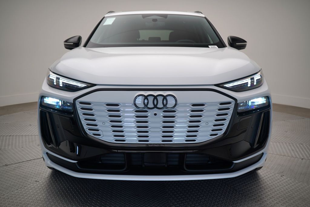 2025 Audi e-tron Premium 2