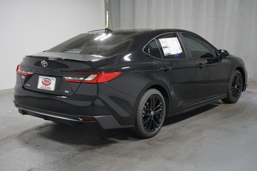 2025 Toyota Camry SE 8