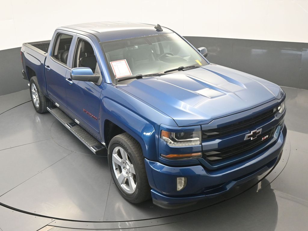 Used 2016 Deep Ocean Blue Metallic Chevrolet LT image 40