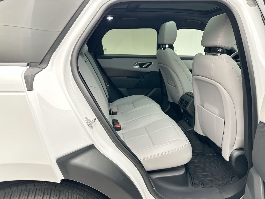 2026 Land Rover Range Rover Velar Dynamic SE 7