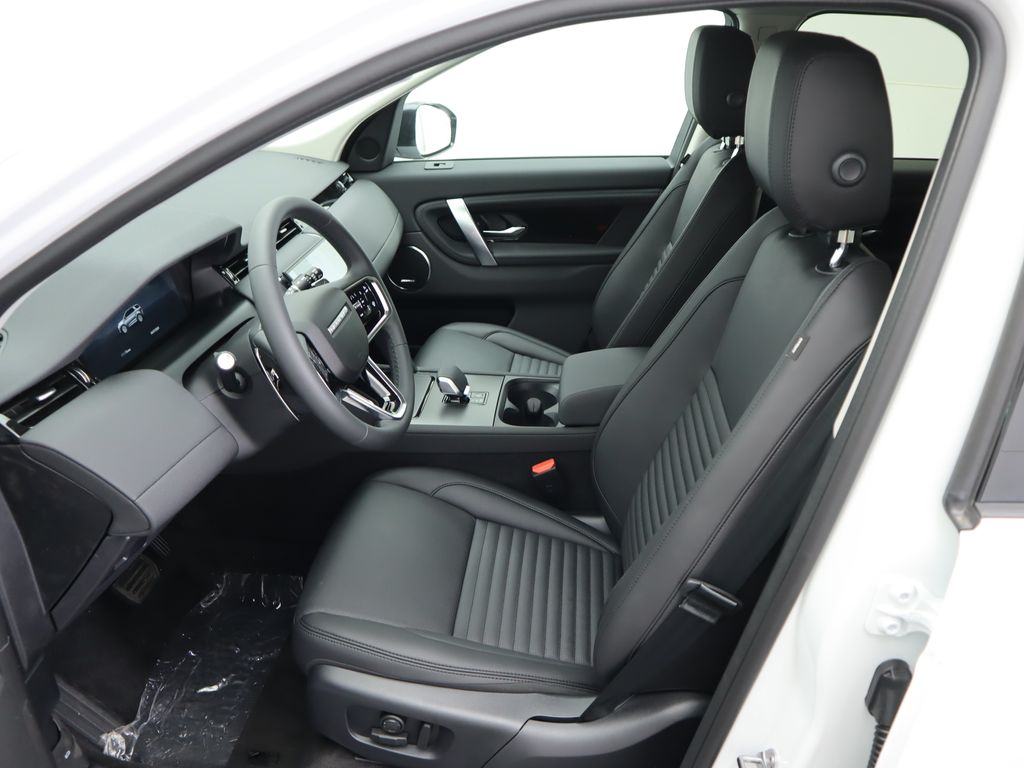 Thumbnail: 2024 Land Rover Discovery Sport - 20