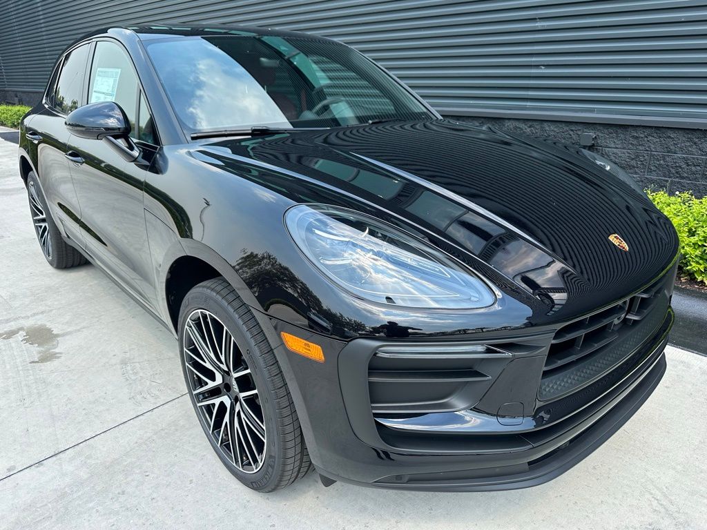 Thumbnail: 2026 Porsche Macan - 11