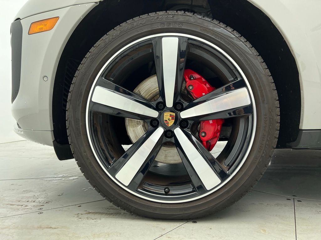 Thumbnail: 2023 Porsche Macan - 27