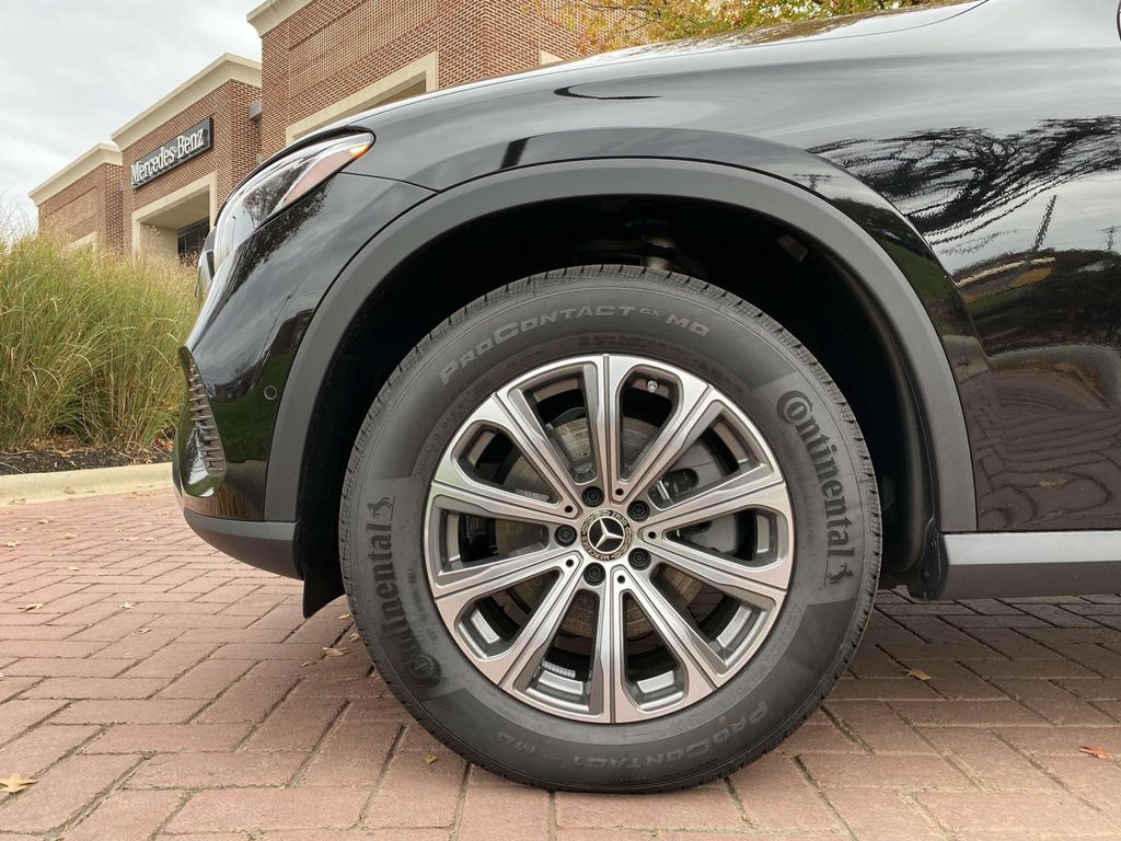 Thumbnail: 2025 Mercedes-Benz GLC - 7