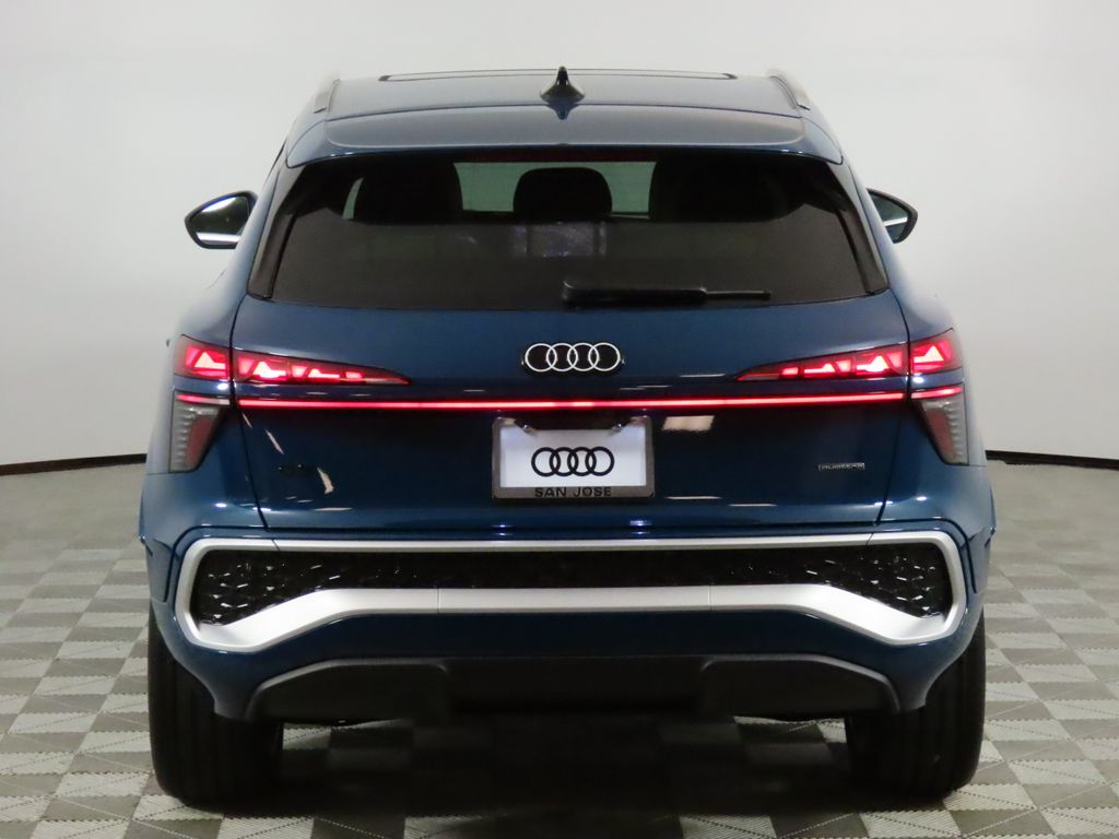 Thumbnail: 2026 Audi Q3 - 4