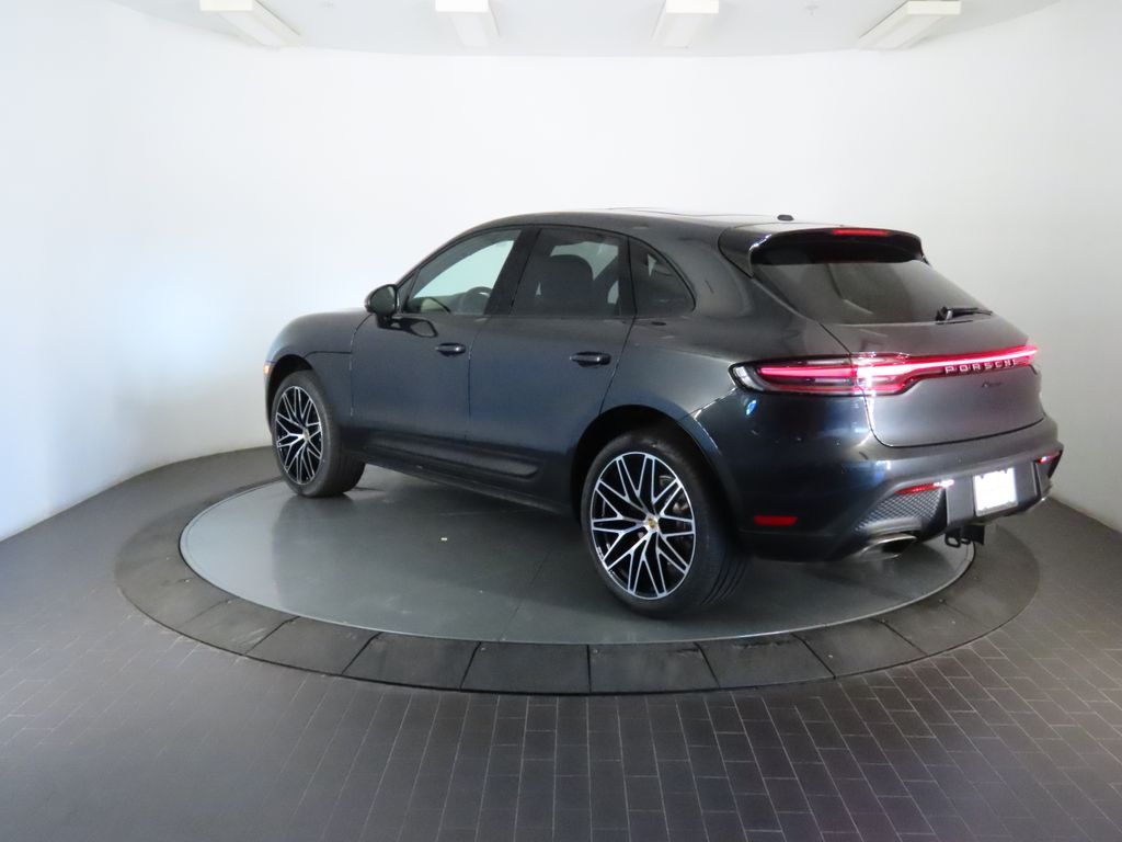 Thumbnail: 2026 Porsche Macan - 3