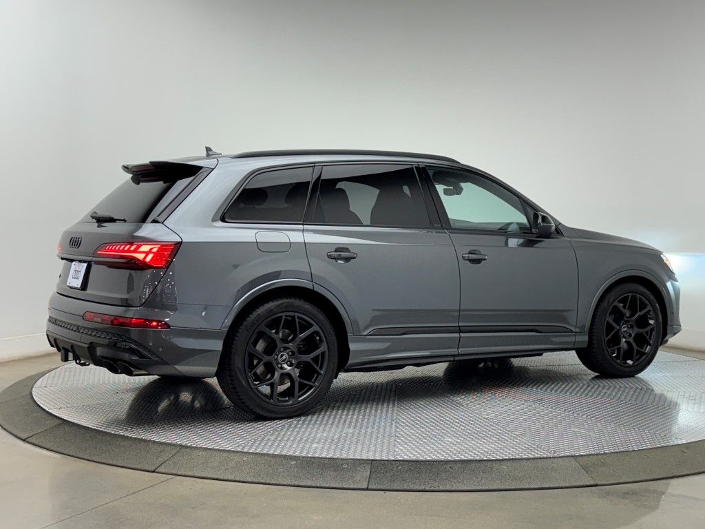 2025 Audi SQ7  13