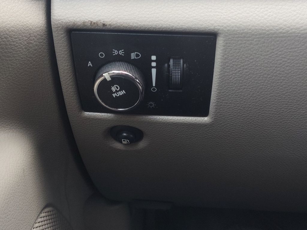 Used Car 2013 Jeep Grand Cherokee  Laredo For Sale Under $10,000 In Austin, Texas