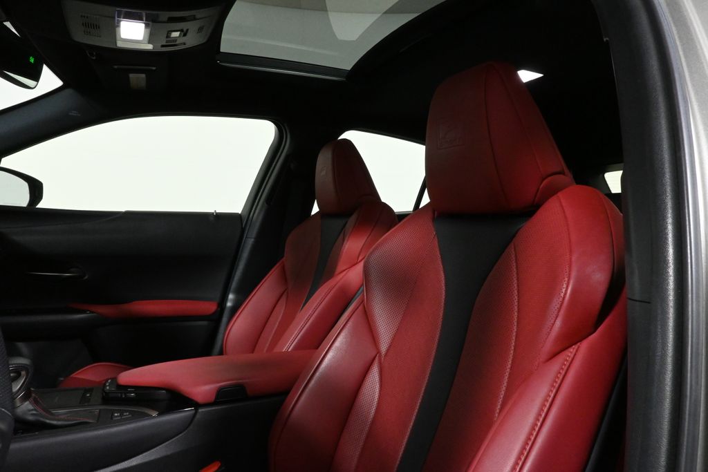 Thumbnail: 2020 Lexus UX - 4