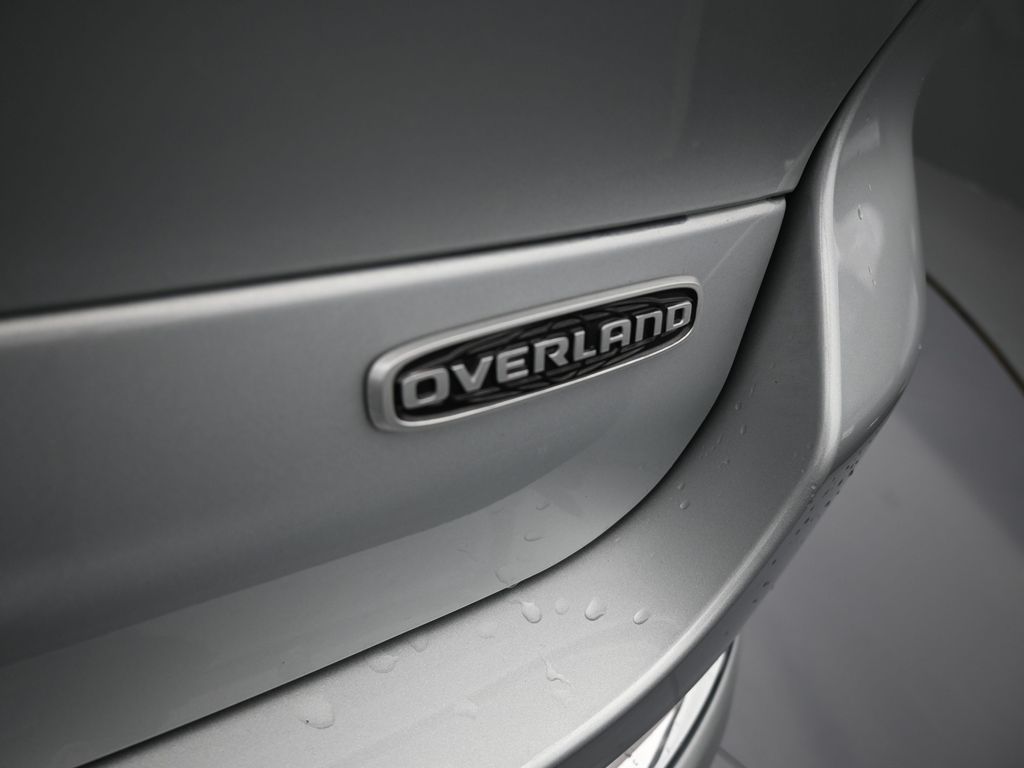 Used 2024 Silver Zynith Jeep Overland image 47