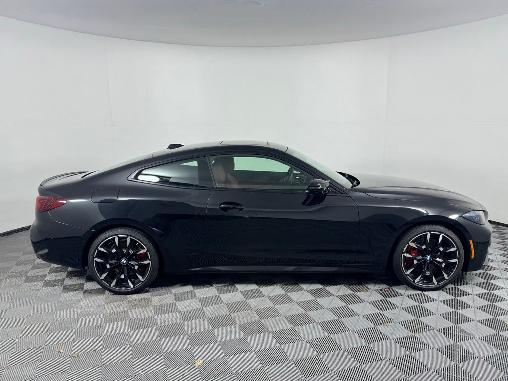 Thumbnail: 2026 BMW 4 Series - 4