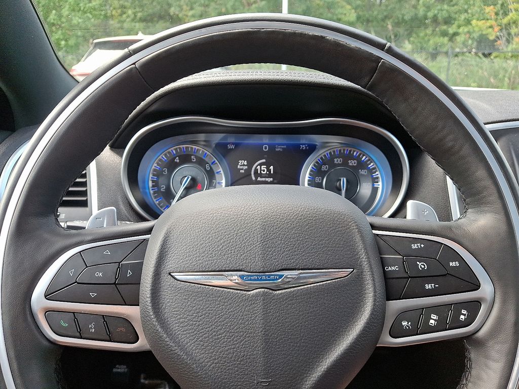 Thumbnail: 2019 Chrysler 300 - 20