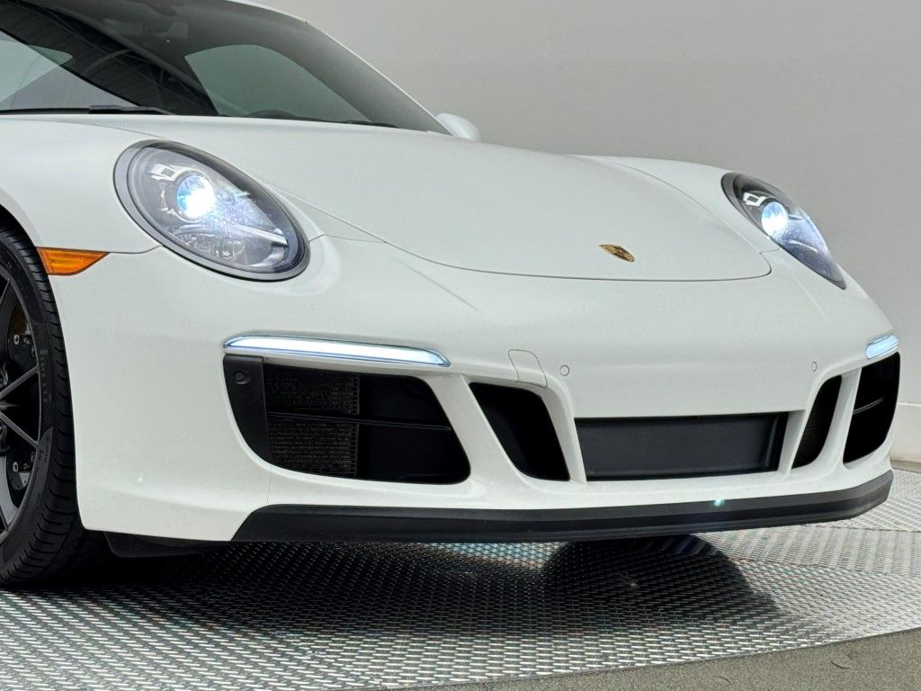 Thumbnail: 2019 Porsche 911 - 3