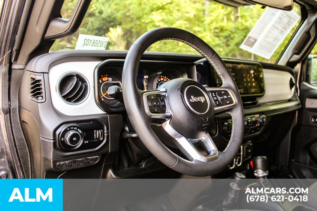 Used 2025 Gray Jeep Sahara image 23