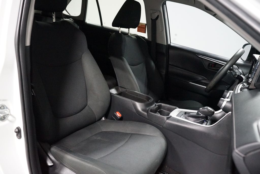 Thumbnail: 2021 Toyota RAV4 - 24