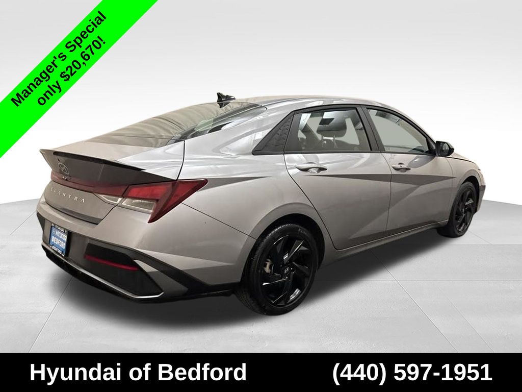 2026 Hyundai Elantra SEL Sport - Image 5