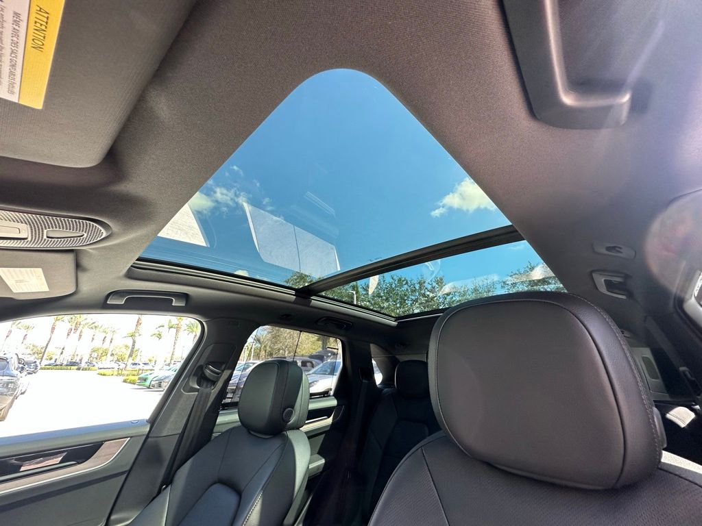 Thumbnail: 2026 Porsche Cayenne - 24