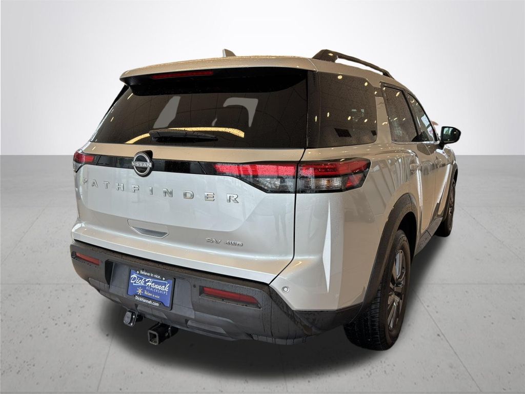 2023 Nissan Pathfinder SV