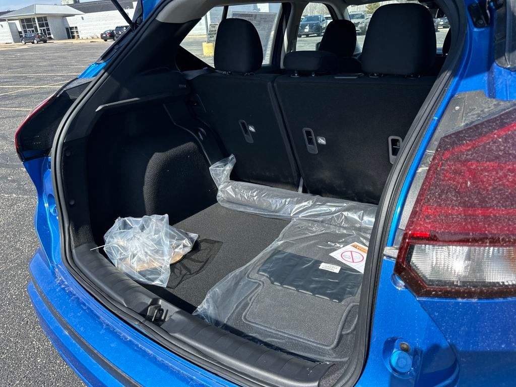 2025 Nissan Kicks S photo