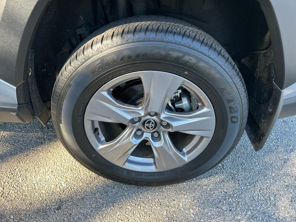 Thumbnail: 2025 Toyota RAV4 - 9