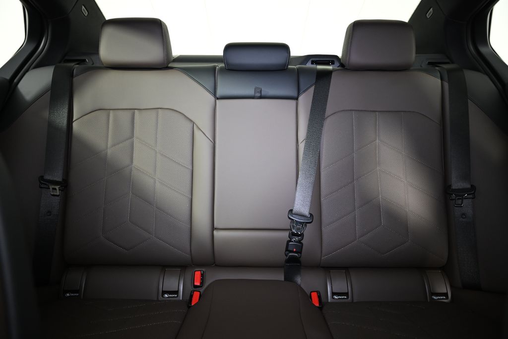 Thumbnail: 2025 BMW 5 Series - 25