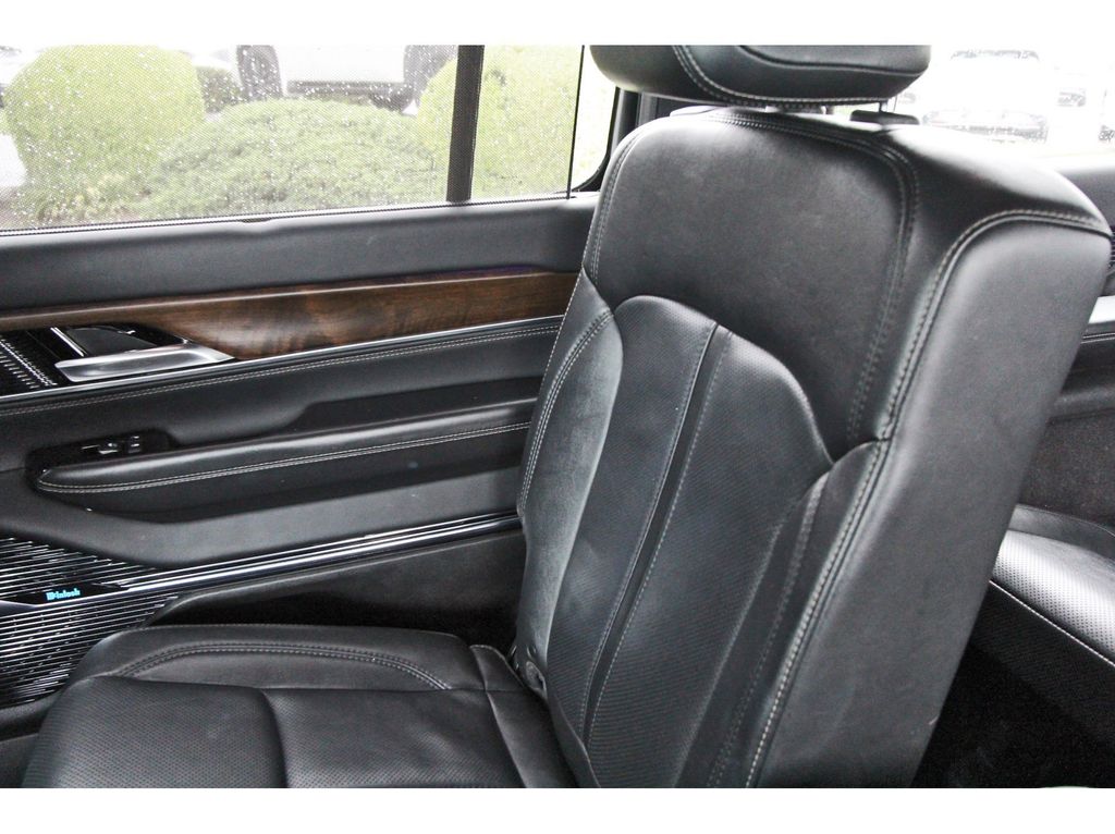 2023 Jeep Grand Wagoneer Base - 10